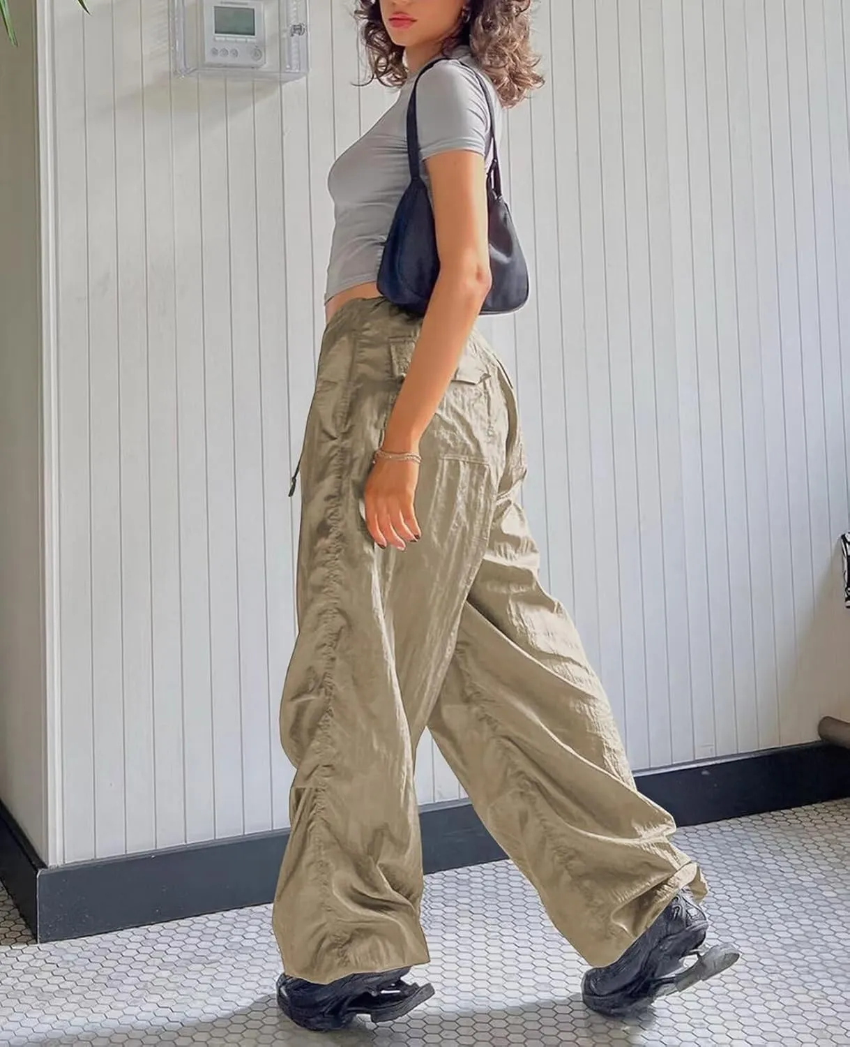 Neyaolk Parachute Pants for Women, Drawstring Elastic Low Waist Y2k Cargo Pants Women Baggy with Pockets