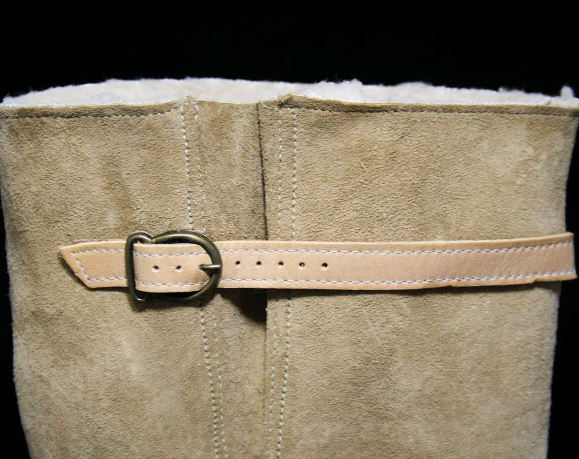 Size 6 1/2 Beige Suede Boots - 1970s Deadstock - Faux Shearling Lining - Beautiful Quality - Leather Buckle - Hiking Boot Sole - 43694-4