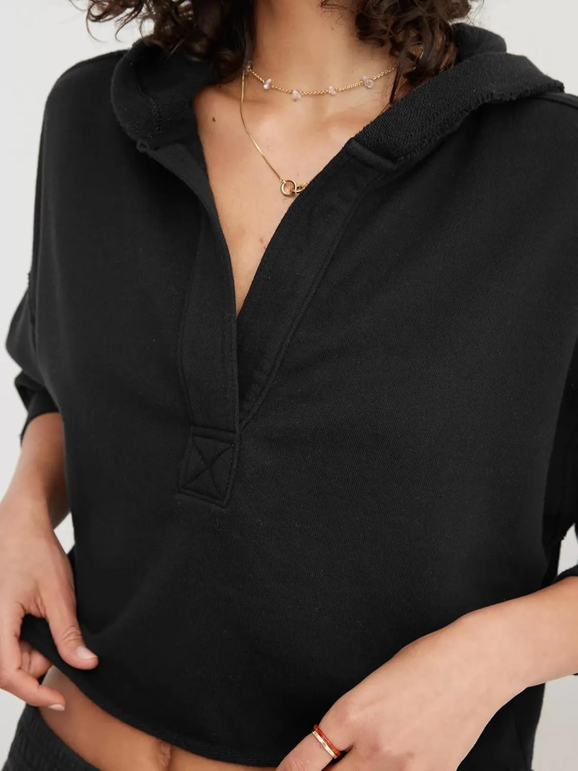 Womens Cropped Hoodies Long Sleeve V Neck Ripped Pullover Sweatshirts with Hooded Casual Crop Tops Trendy 2025