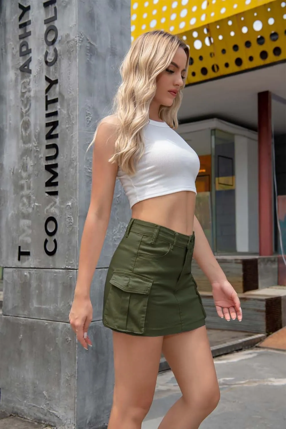 Women's Mini Cargo Denim Skirt, Low Rise Cargo Skirt Button Bodycon Jean Skirt with Pockets