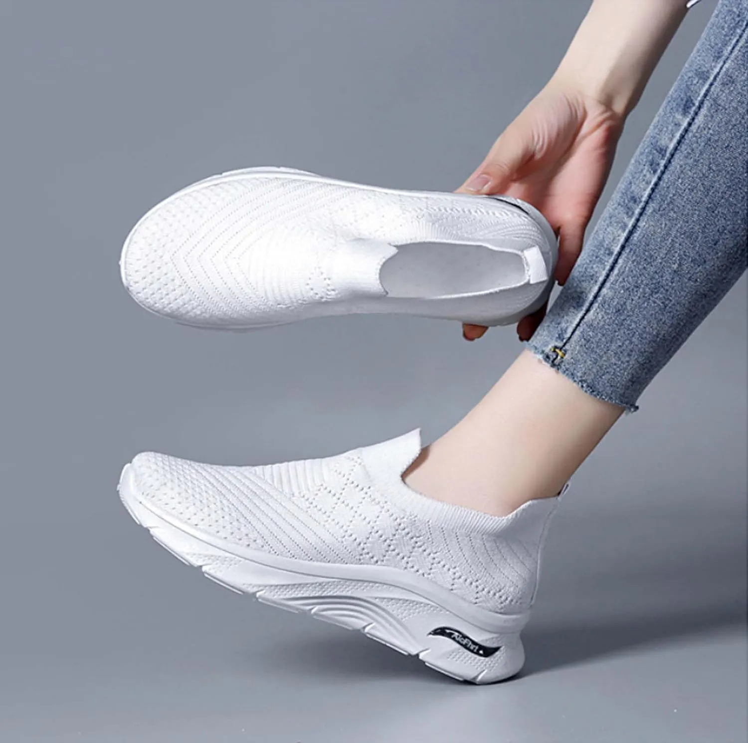Women's Sports Shoes Breathable Soft Sole Non-Slip Wear-Resistant Running Slip on Tennis Lightweight Walking Sneakers