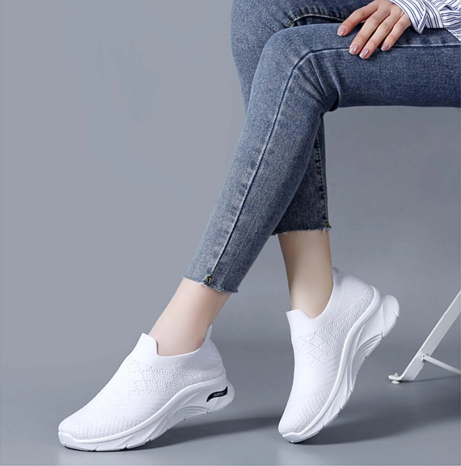 Women's Sports Shoes Breathable Soft Sole Non-Slip Wear-Resistant Running Slip on Tennis Lightweight Walking Sneakers