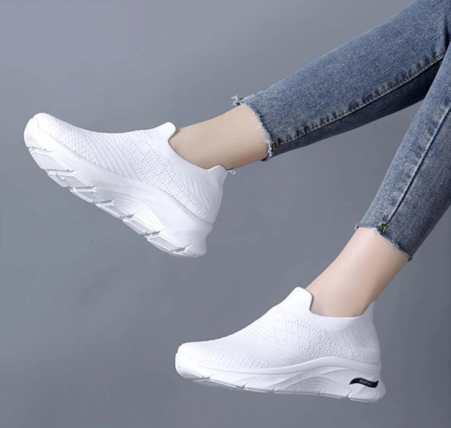 Women's Sports Shoes Breathable Soft Sole Non-Slip Wear-Resistant Running Slip on Tennis Lightweight Walking Sneakers